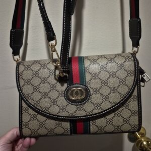 Source Unknown Beige Crossbody Bag with Green & Red Stripe